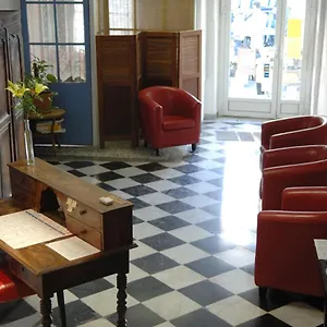 Du Cours Hotel